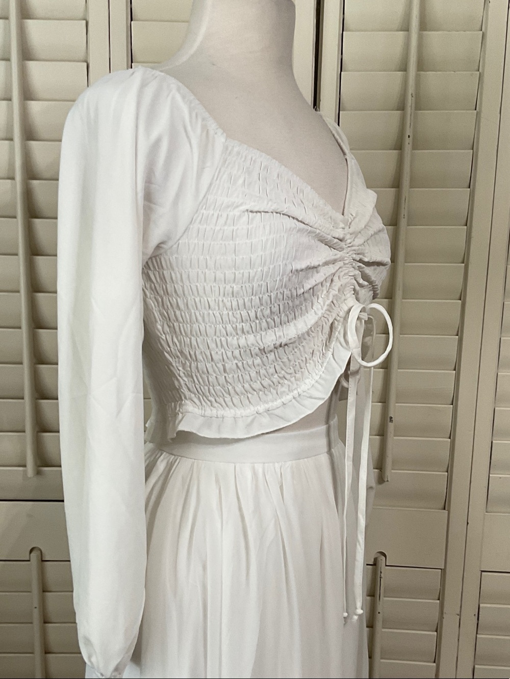 White Ruched Drawstring Long-Sleeve Crop Top - Picture 2 of 6